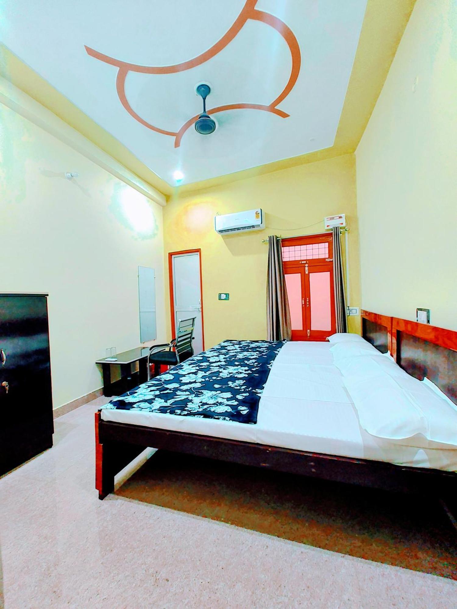 Hotel Raghukul Ayodhya Exterior foto