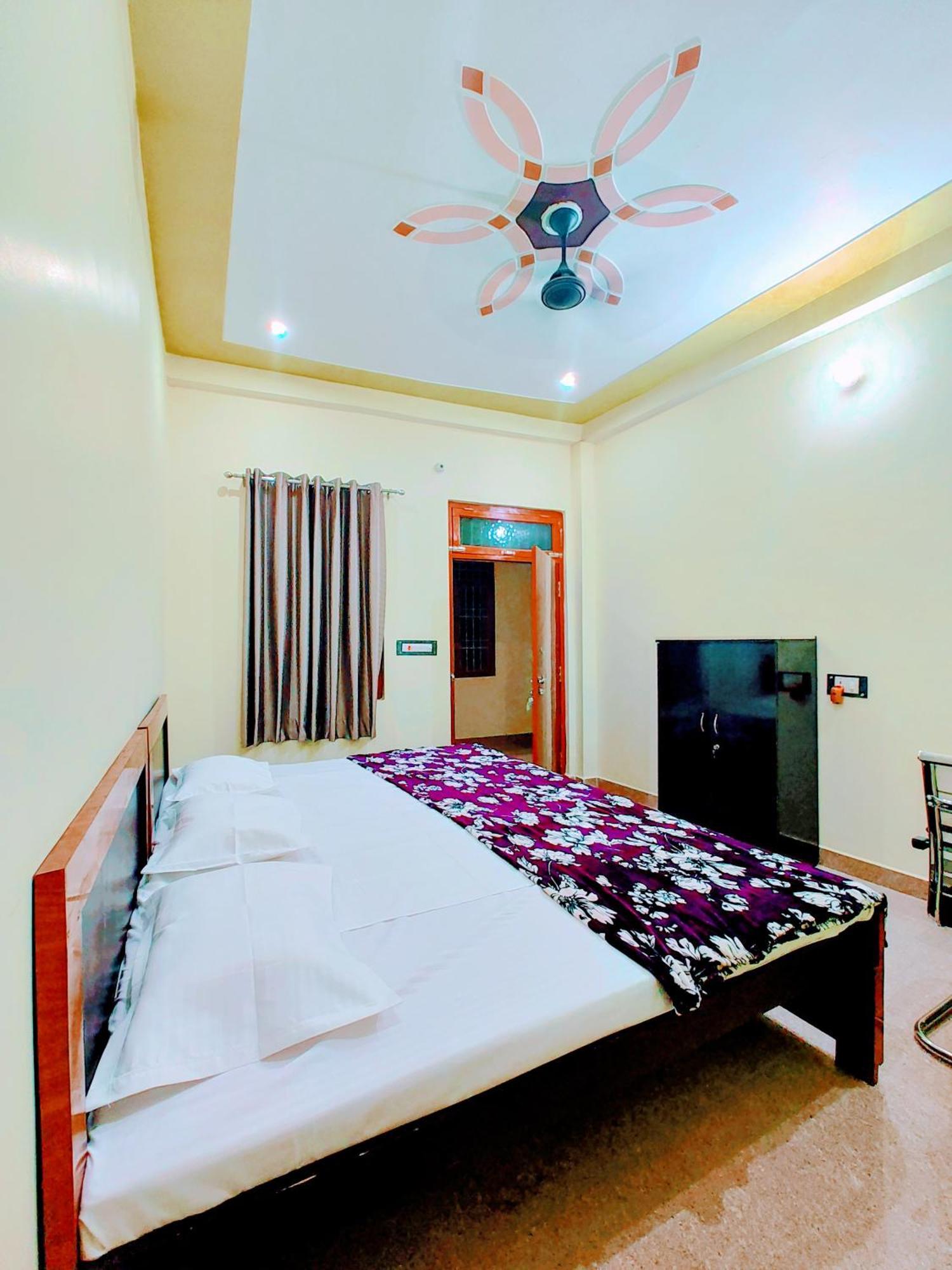 Hotel Raghukul Ayodhya Exterior foto